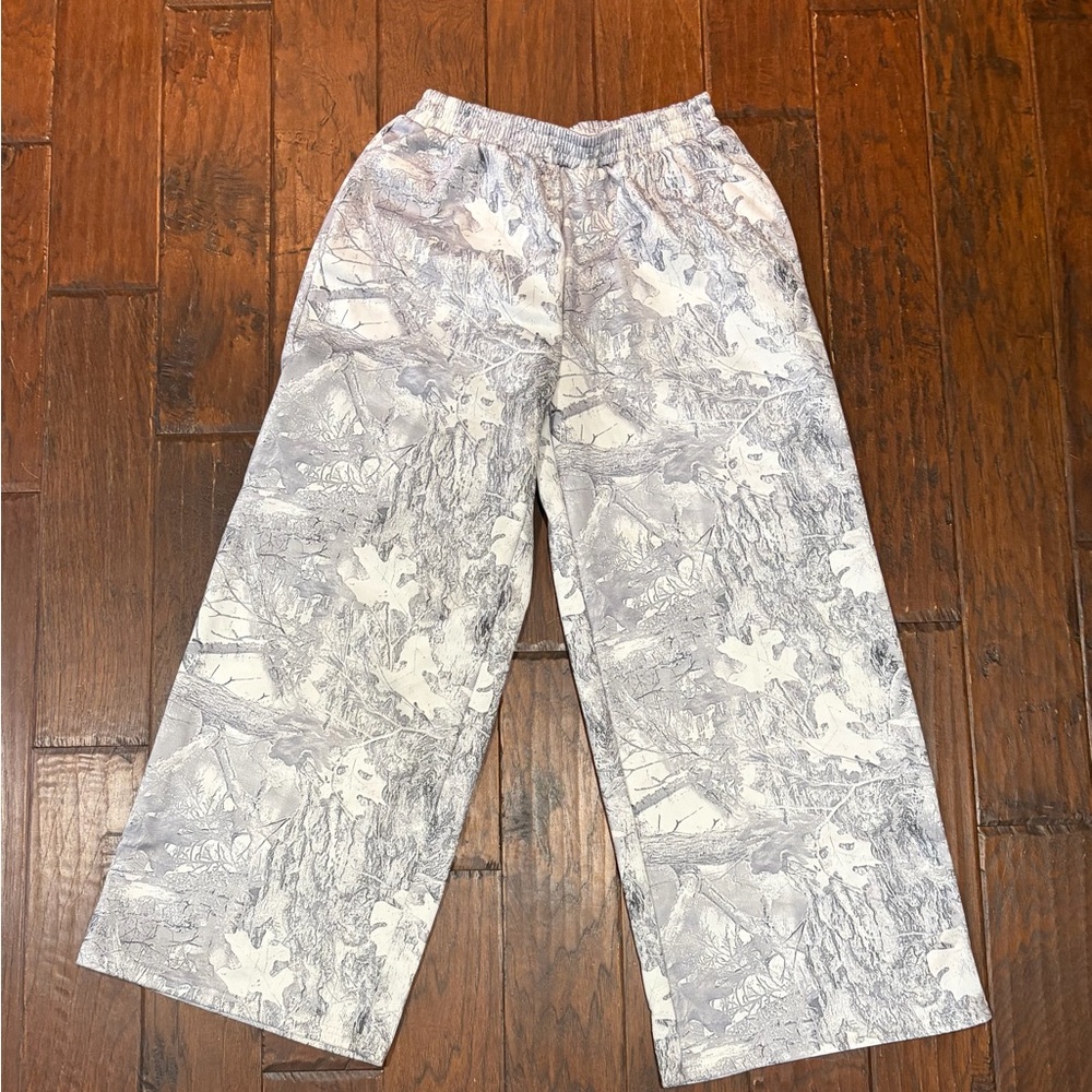 Women’s SHEIN Gray Camouflage Pants